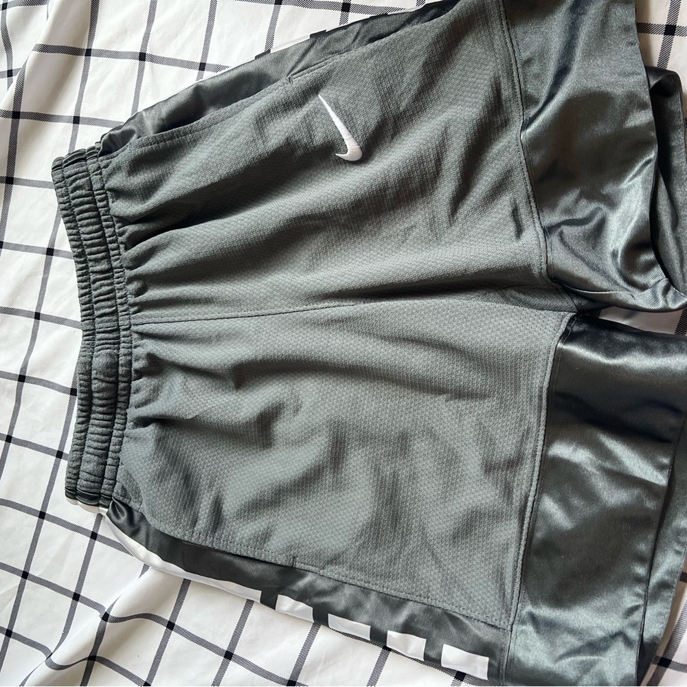 Nike Gray Athletic Shorts Moisture-Wicking Lightweight